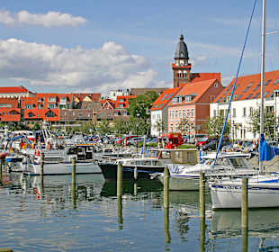 Hafen Waren