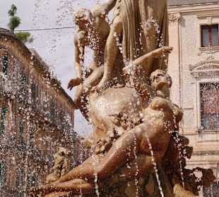 Arethusa wird vom Flußgeist beobachtet