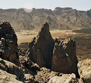 Felsen oberhalb des Kraterbodens