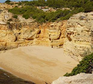 Nachbarbucht der Praia da Marinha