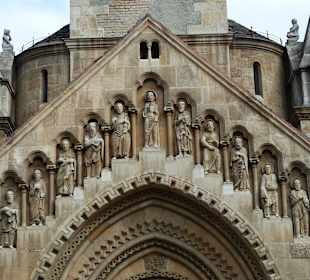 Kapellentor aus Jak (13 Jahrh.)