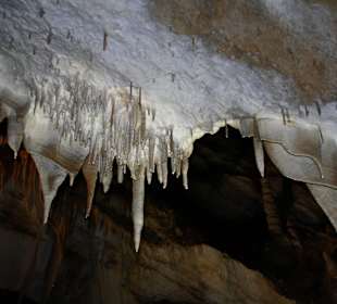 Stalagnatvorhang -Belaer Tropfsteinhöhle