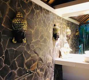 Badezimmer im Hotel in Candidasa 