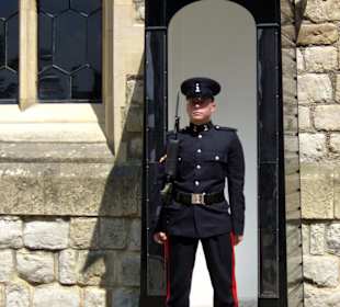 Wachmann im Tower of London