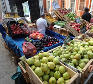 Obststand in der Altstadt