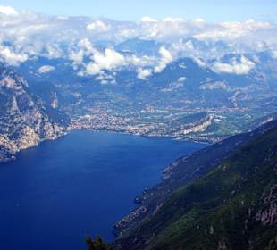 Blick vom Monte Baldo auf den Gardasee