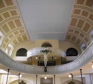 Hier fehlt noch die Orgel