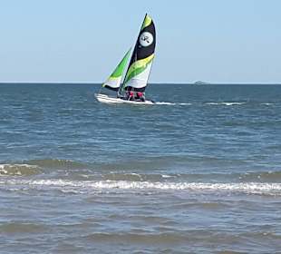 Südstrand 10 Minuten zu Fuß Surfschule