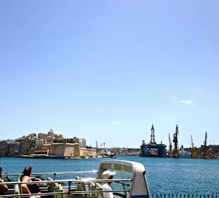 Mit dem -Open-Top-Bus Malta erkunden