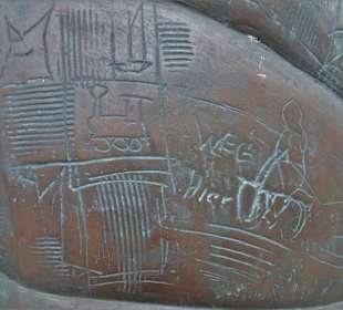 Ansichten der Skulptur Das Kissen