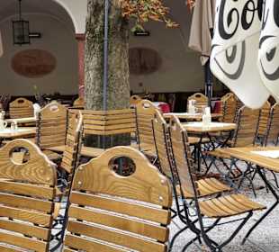 Impressionen aus dem Biergarten des Sternbräu