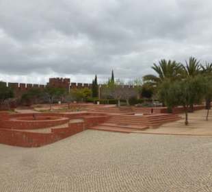 Bei der Besichtigung des Castelo dos Mouros