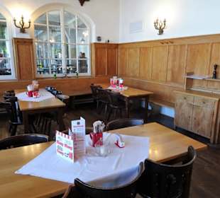 Rundgang durch die Gasträume des Stieglkellers