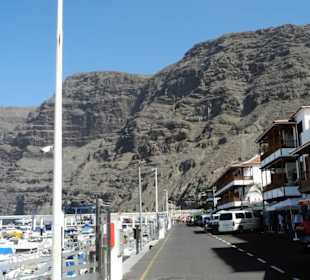 Die Straße am Hafen