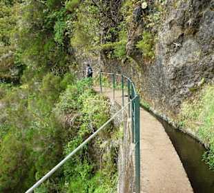 Wanderweg an einer Levada
