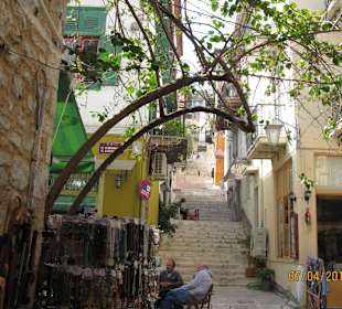 Gasse in die Stadt