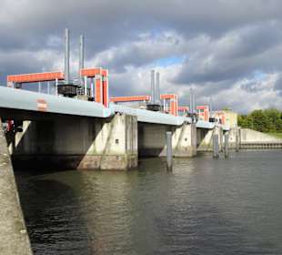Blick auf das Sperrwerk Billwerder Bucht