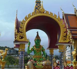 Wat Plai Laem