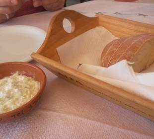 Tzaziki mit frischem Brot