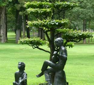 Lautenspieler und Lauscher im Kurpark