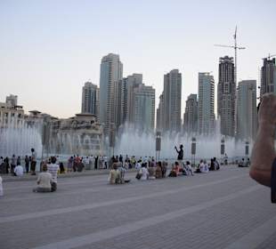 Wasserspiele vor dem Burj Khalifa