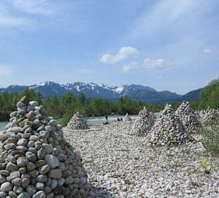"LandArt" an der Isar (Nähe Bad Tölz)