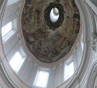 Salzburg: Dreifaltigkeitskirche am Makartplatz