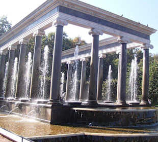Brunnen Park Peterhof