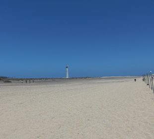 Mega langer feinsandiger Strand