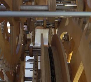 Weltgrößte Kuckucksuhr