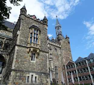 Außenansicht des Rathauses vom Katschhof gesehen