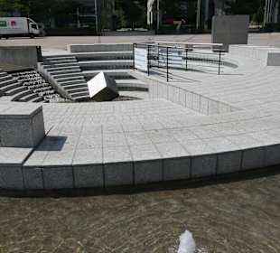 Der Star-Pit-Brunnen im Mediapark