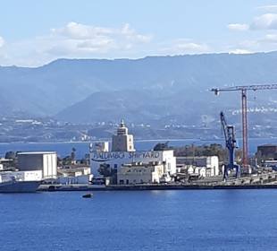 Hafen Messina