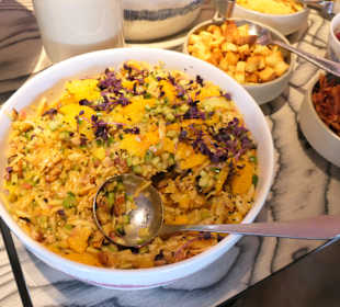 Abendessen vom Buffet beim jil Rooftop Drink&Dine