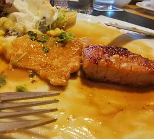 Vergleich Schweinebraten - Gabel und 