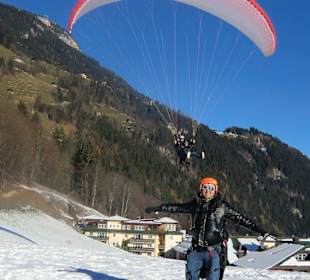 Noch immer schwebend