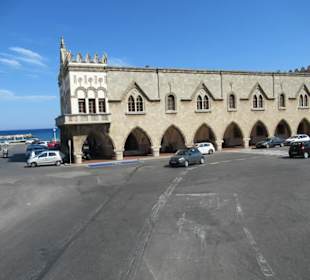 Mit dem Hop Bus in Rhodos Stadt unterwegs