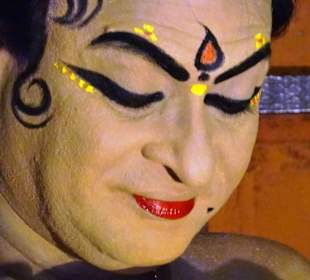 Schminken vor dem Tanz