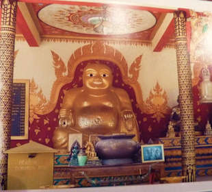 Buddha in einem Seitentempel