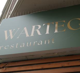 Zum Abendessen im indonesischen Restaurant Warteg