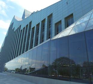 Außenansicht - Schloss des Lichts