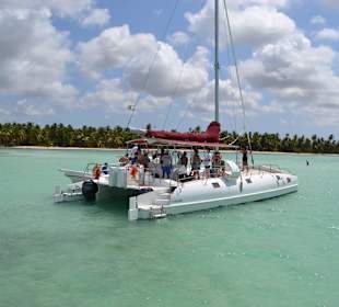 Ausflug mit dem Catamaran zur Insel Sahuna