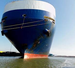 Rundfahrt durch das Autoverladeterminal