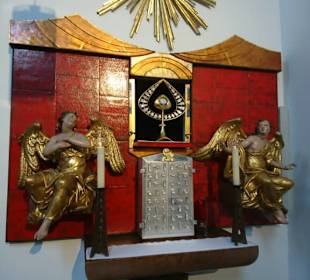 Nebenaltar.