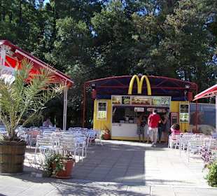 Das goldene M an der Promenade / klein aber fein