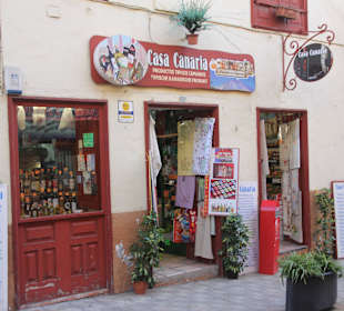 Kleien Läden laden zum Shoppen ein