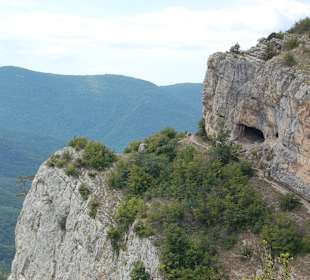 Jaskinia Krowi Zad nad kanionem