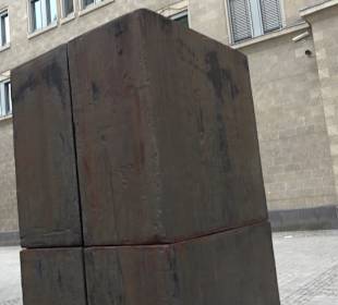 Skulpturengruppe Lichtung zu Einem