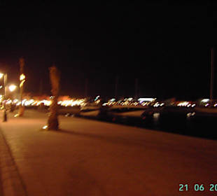Marina bei Nacht