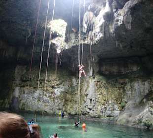 26 m Abseilen in einer Cenote